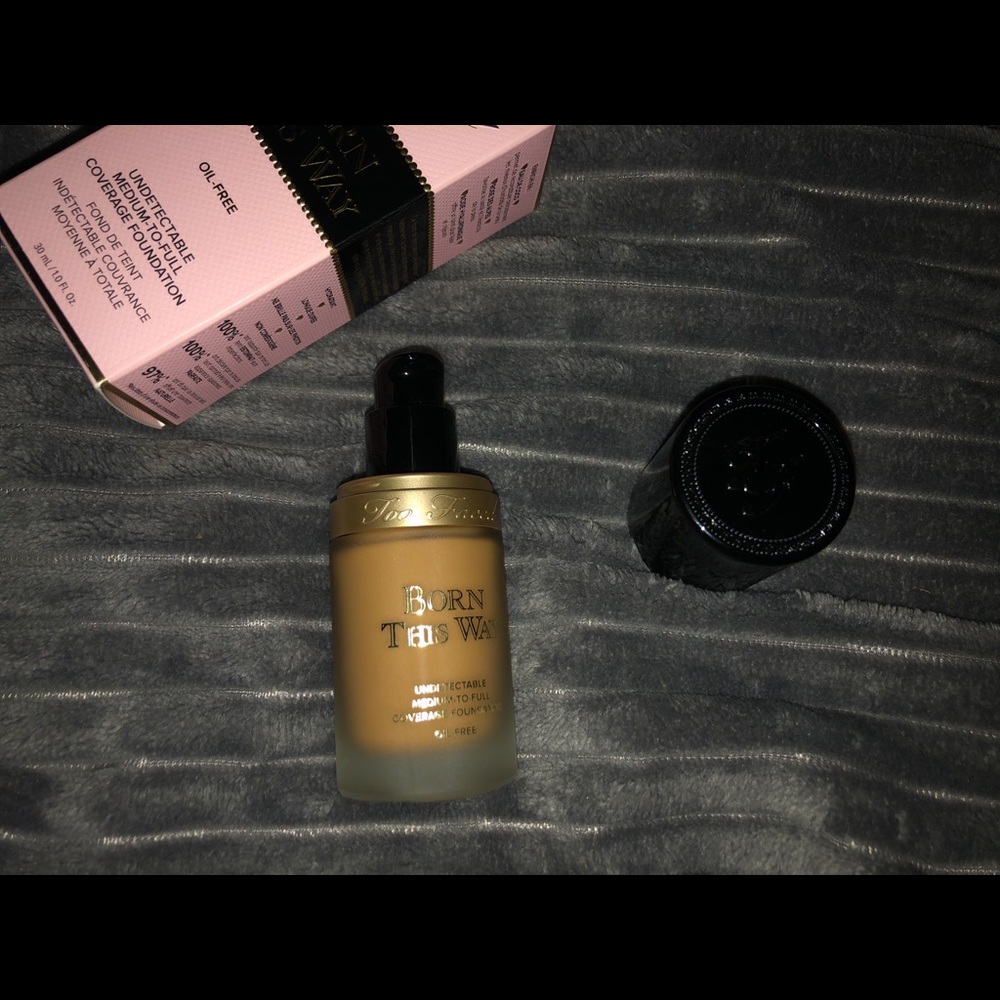 $40 Born This Way Natural Finish Foundation 💝